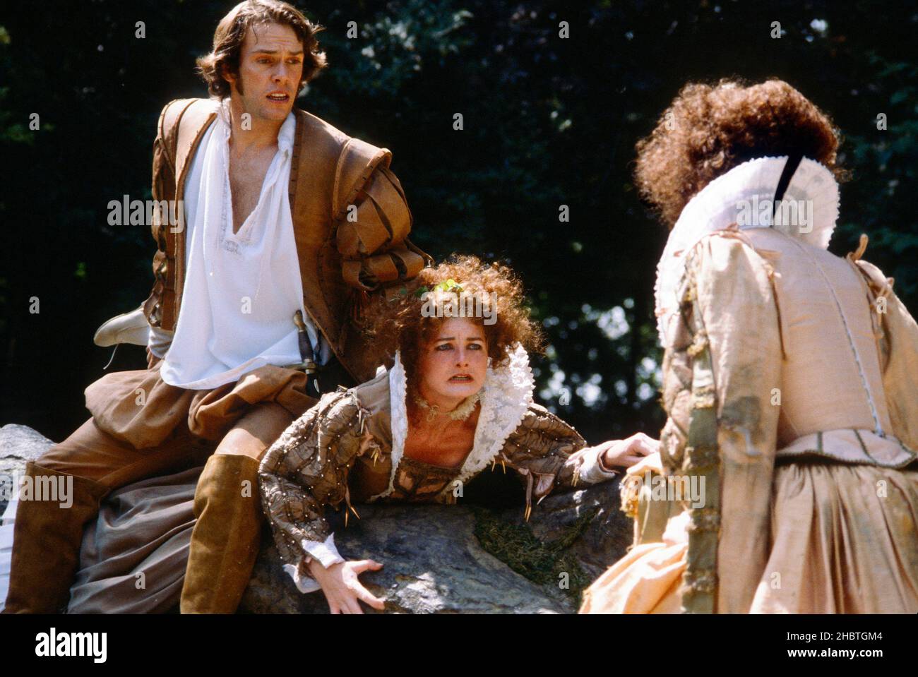 John Curry (Lysander), Abigail McKern (Hermia) in A MIDSUMMER NIGHT'S DREAM by Shakespeare at the Open Air Theatre, Regent’s Park, London NW1  21/06/1983  design: Tim Goodchild  director: Christopher Biggins Stock Photo