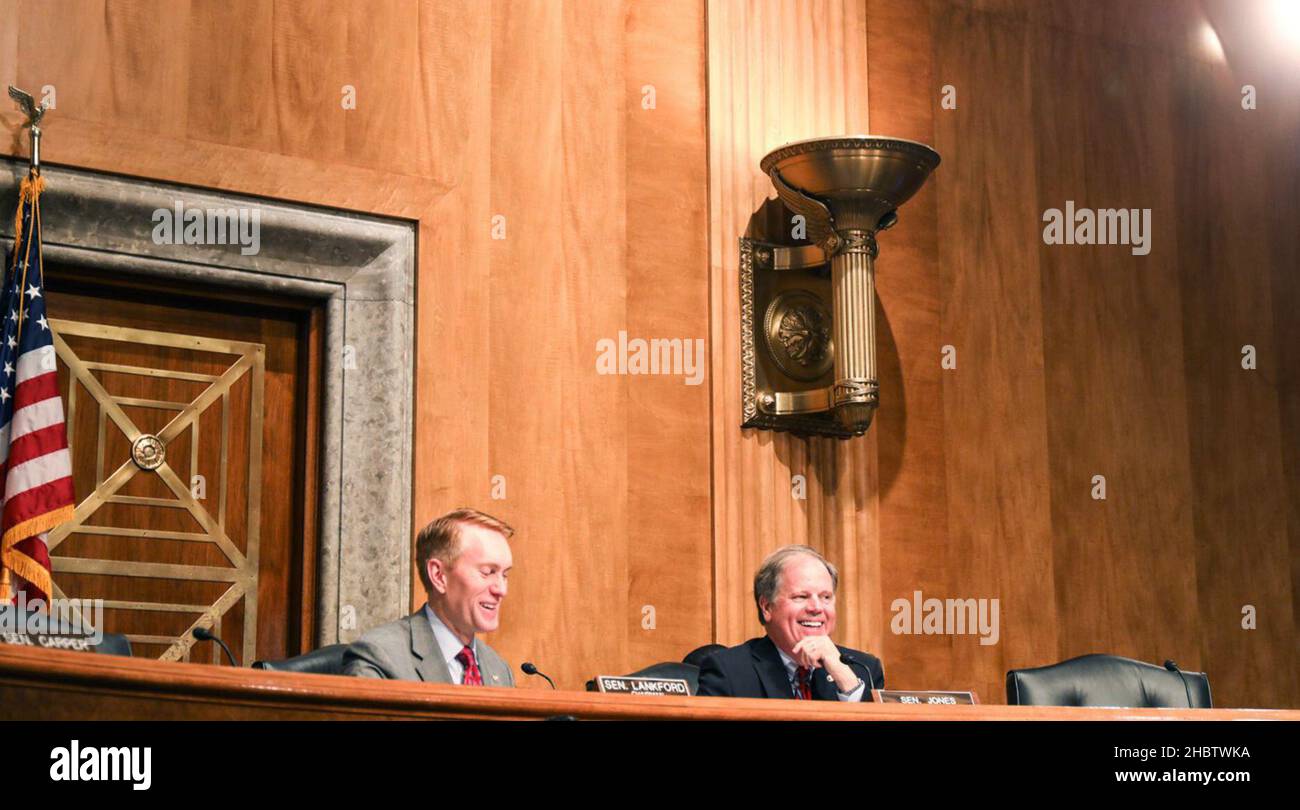 Senator Doug Jones and Senator Lankford during a Homeland Security hearing  ca.  25 May 2018 Stock Photo