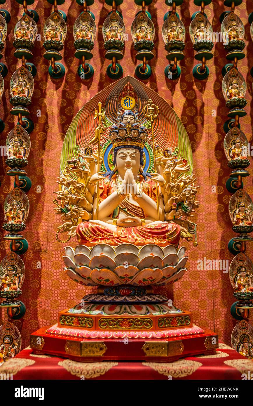 Buddha Tooth Relic Temple, Singapore Stock Photo - Alamy