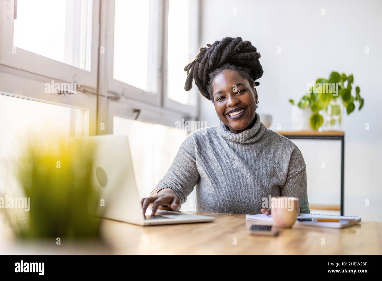 Business success black woman hi-res stock photography and images - Alamy