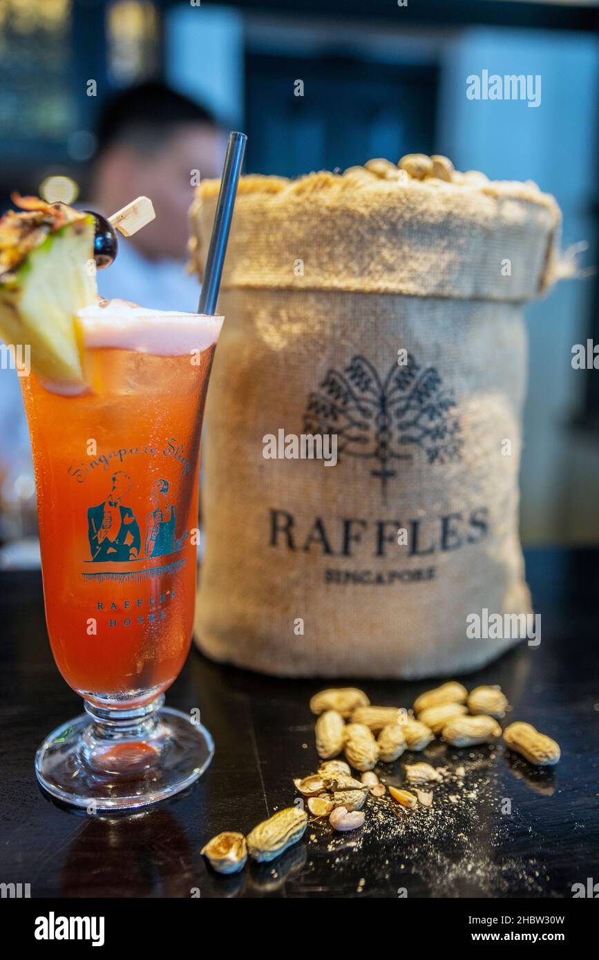 Singapore Slings at the Long Bar at the Raffles Hotel, Singapore Stock ...