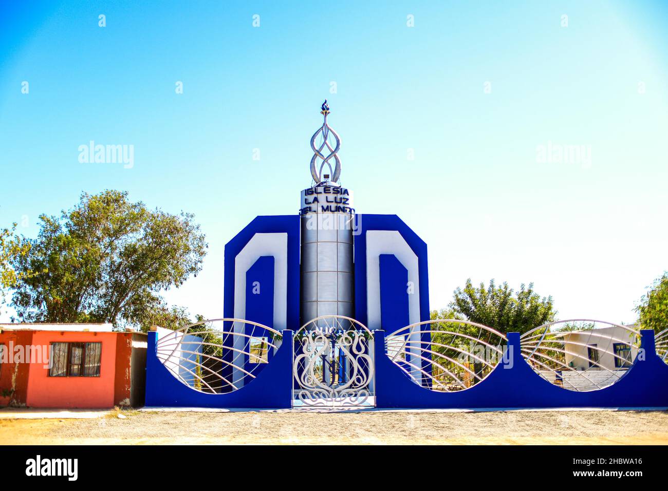 La Luz del Mundo Church, La Luz del Mundo in the La Y Griega community