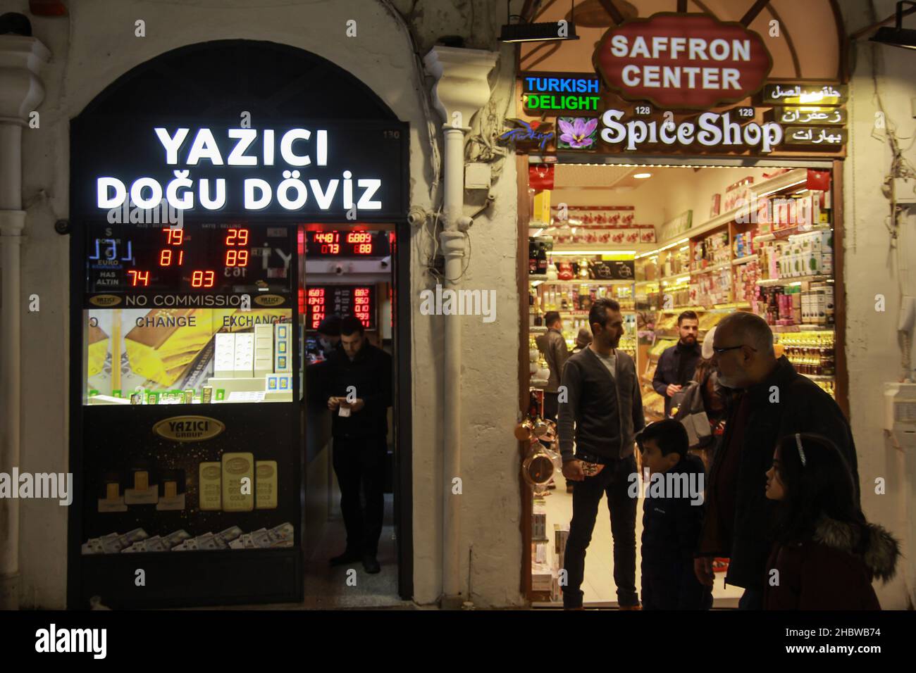 December 21, 2021, °stanbul, Beyazit, Turkey: The Turkish lira has seen a second day of dramatic gains after President Recep Tayyip Erdogan unveiled a new plan aimed at strengthening the currency (Credit Image: © Sedat Elbasan/ZUMA Press Wire) Stock Photo