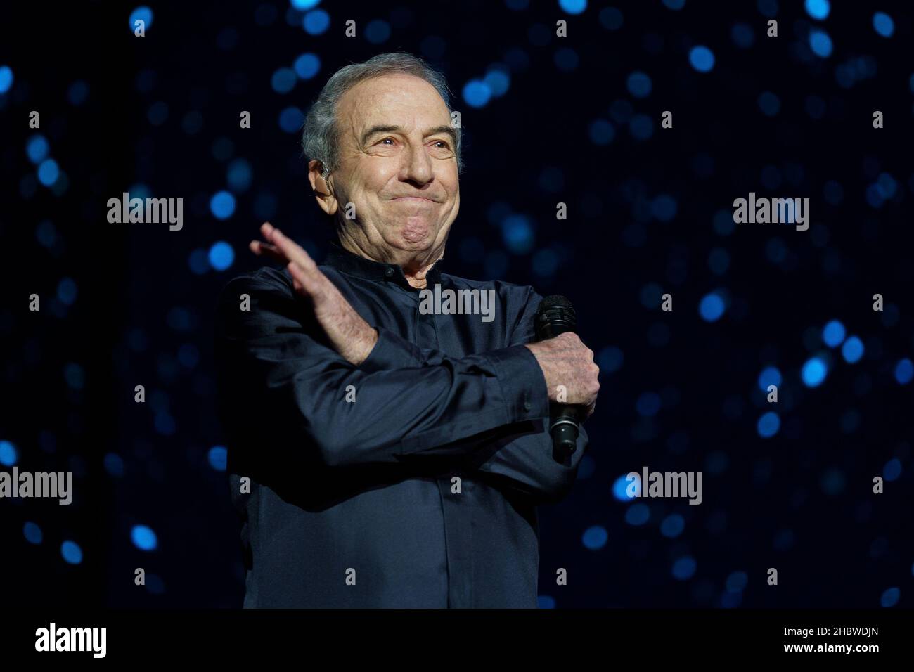 Madrid, Spain. 21st Dec, 2021. Jose Luis Perales the singer seen during his performance at the concert at the Wizink Center. Credit: SOPA Images Limited/Alamy Live News Stock Photo