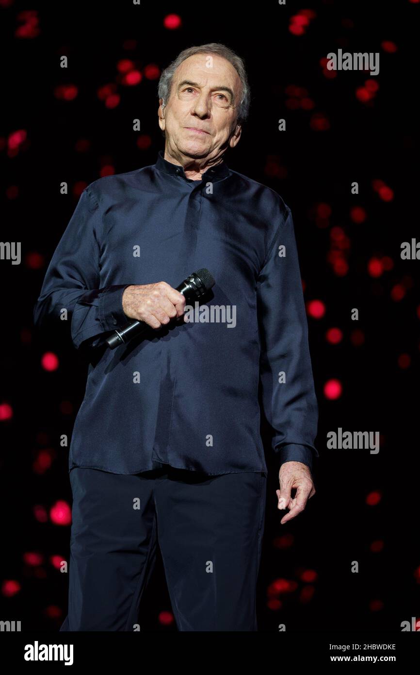 Madrid, Spain. 21st Dec, 2021. Jose Luis Perales the singer seen during his performance at the concert at the Wizink Center. (Photo by Atilano Garcia/SOPA Images/Sipa USA) Credit: Sipa USA/Alamy Live News Stock Photo