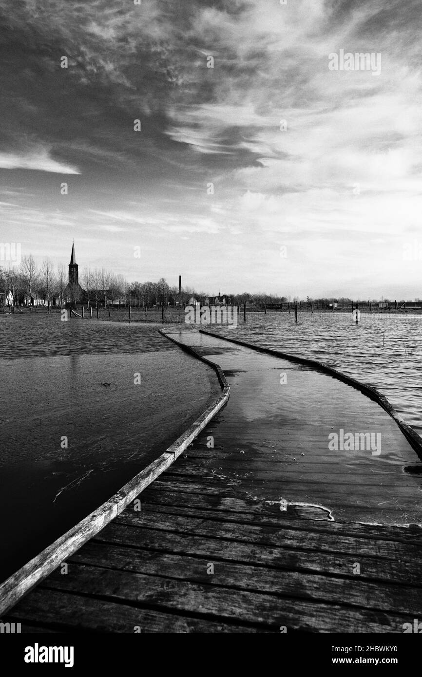 Lake front houses Black and White Stock Photos & Images - Alamy