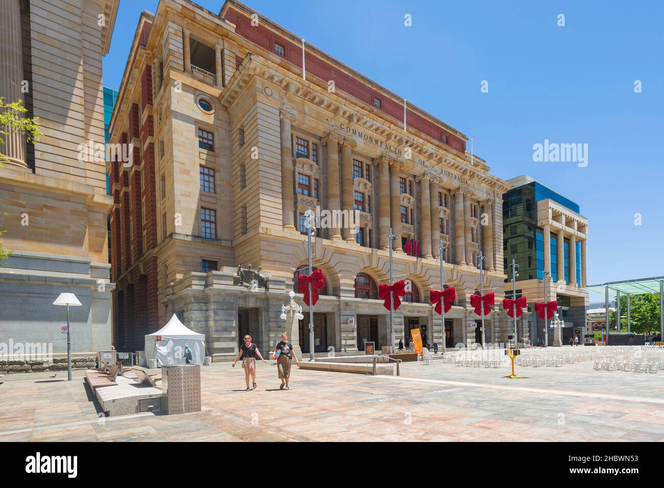 The Commonwealth of Australia Building, built in 1930-33, is now a H&M Store, Perth CBD, Western Australia, WA, Australia Stock Photo