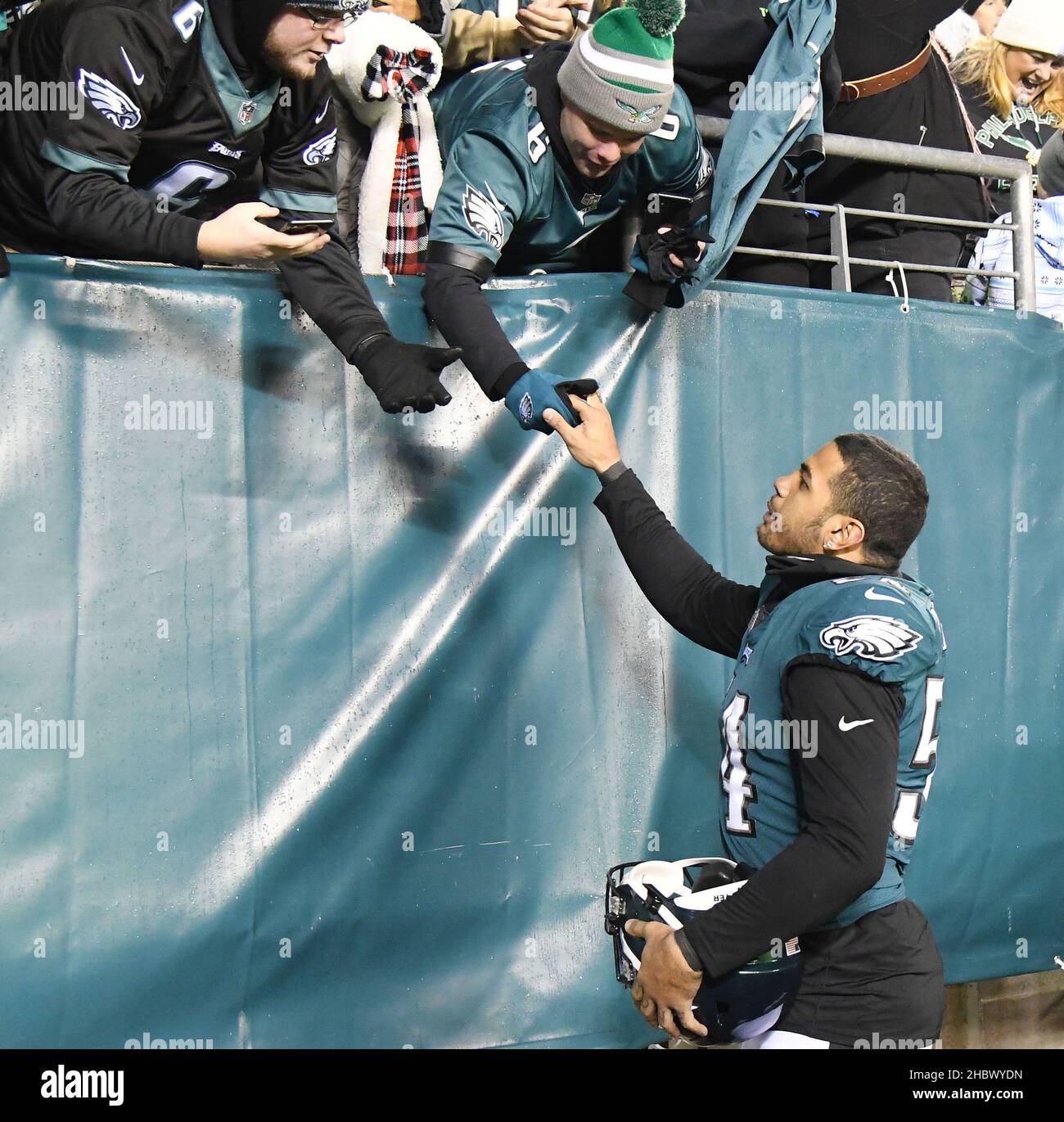 Philadelphia, Pennsylvania, USA. 21st Dec, 2021. December 21, 2021, Philadelphia PA- Eagles SHAUN BRADLEY LN (54) greets the fans after beating the WFT at Lincoln Financial Field (Credit Image: © Ricky Fitchett/ZUMA Press Wire) Stock Photo