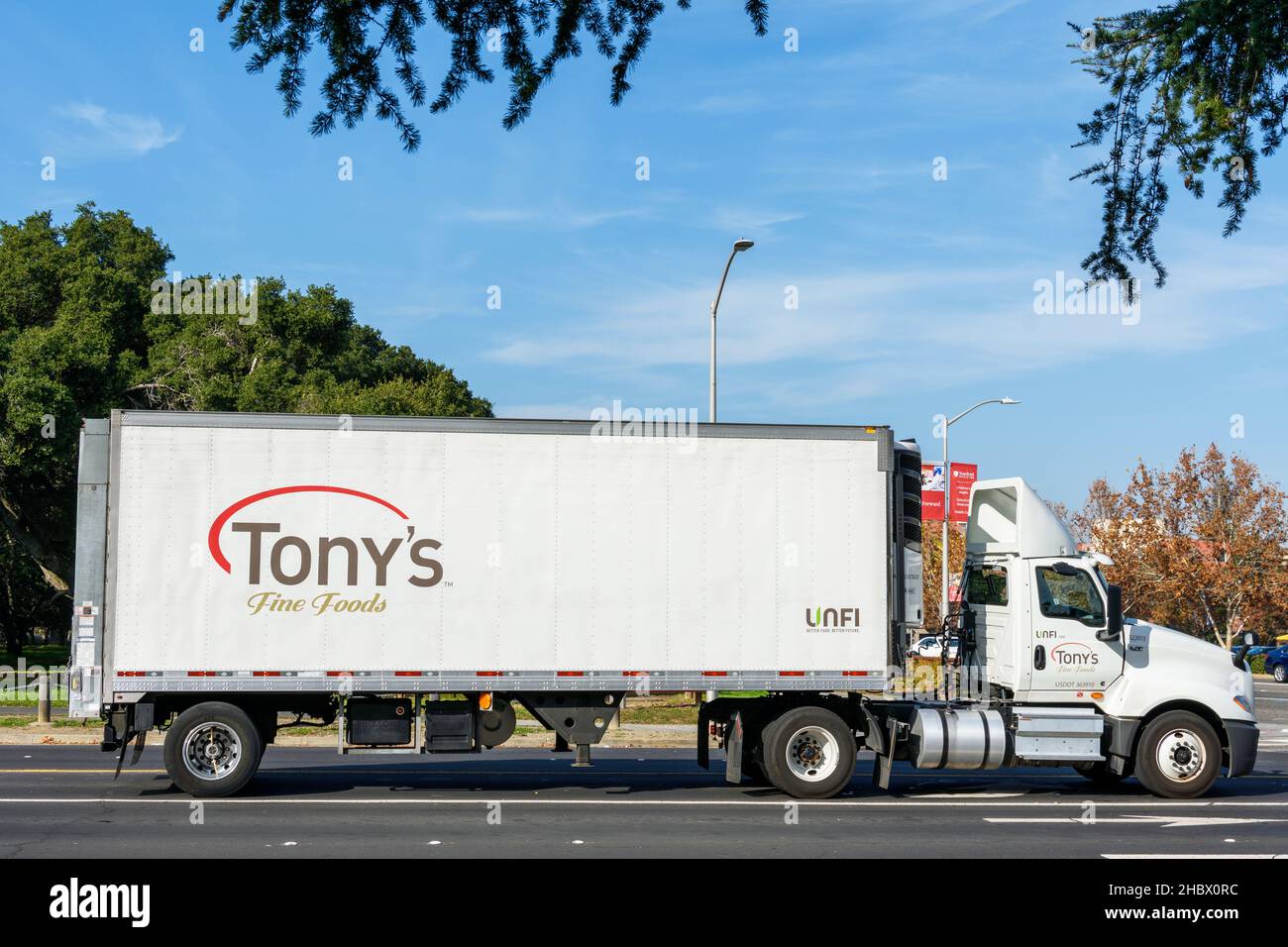 Tony's Fine Foods sign on delivery truck - Palo Alto, California, USA - 2021 Stock Photo