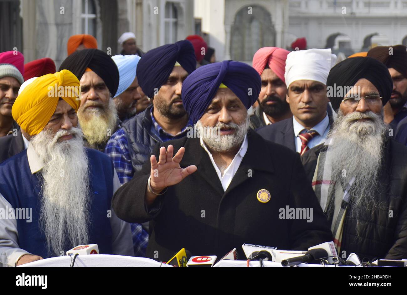Amritsar, India. 21st Dec, 2021. AMRITSAR, INDIA - DECEMBER 21: Shiromani Akali Dal (SAD) president Sukhbir Singh Badal (C), Shiromani Gurdwara Parbandhak Committee (SGPC) president Harjinder Singh Dhami (R) and others addressing a press conference after attending the bhog ceremony of akhand path organised by SGPC in remorse for the sacrilege incident at Sri Manji Sahib Diwan Hall at Golden Temple Complex on December 21, 2021 in Amritsar, India. (Photo by Sameer Sehgal/Hindustan Times/Sipa USA) Credit: Sipa USA/Alamy Live News Stock Photo