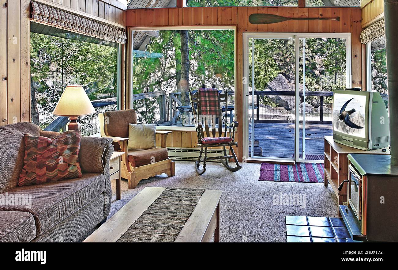 Living room with old-fashioned 1980s style furnishings Stock Photo - Alamy, image size:1300x881