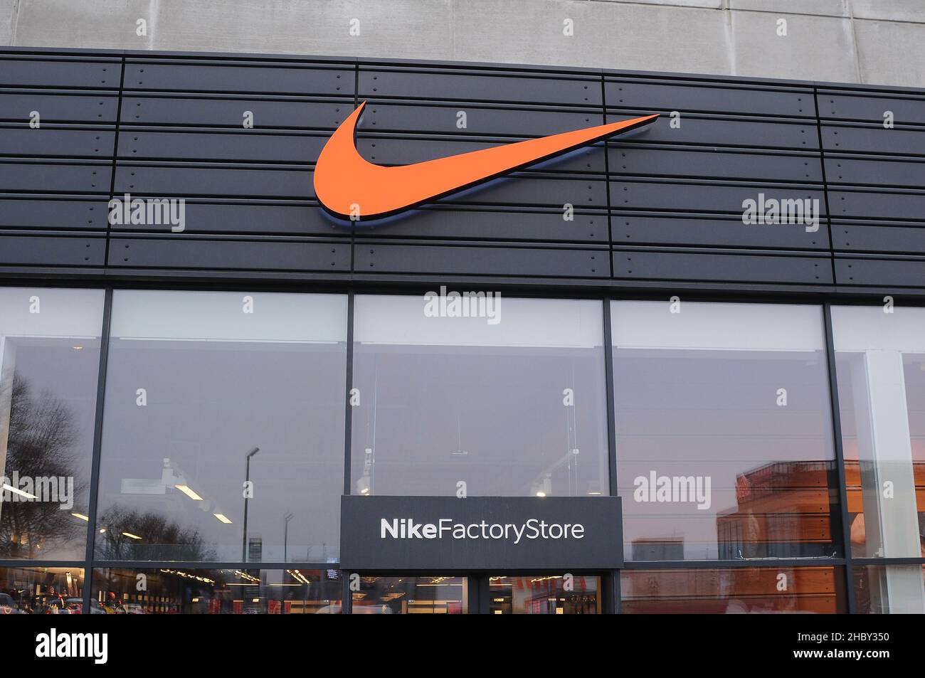 Nike factory hi-res stock photography and images - Page 2 - Alamy