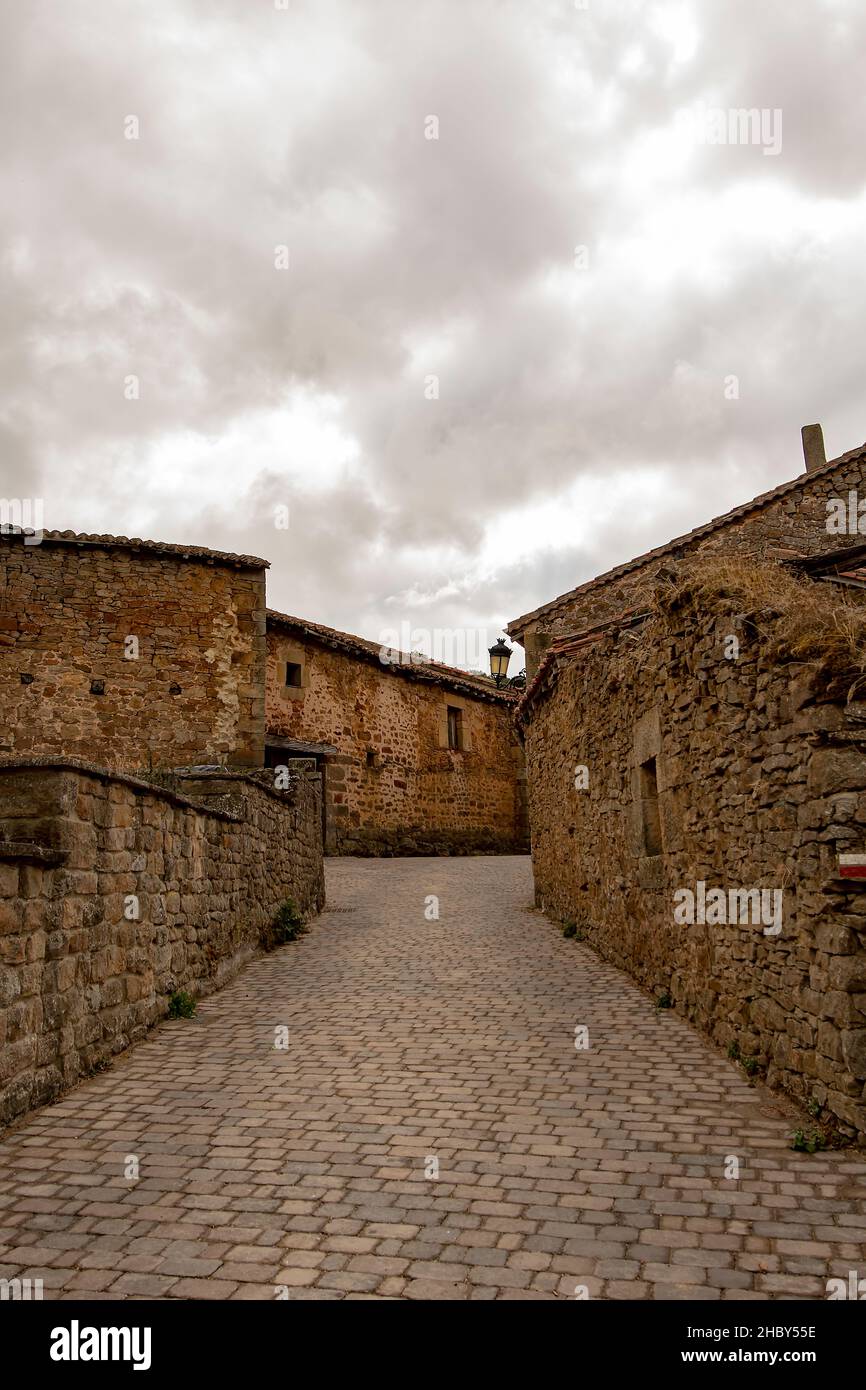 The Villa de Aldea de Ebro is a town in Valdeprado del Rio. Stock Photo