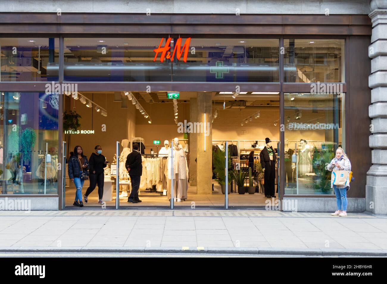 H m oxford street hi-res stock photography and images - Alamy