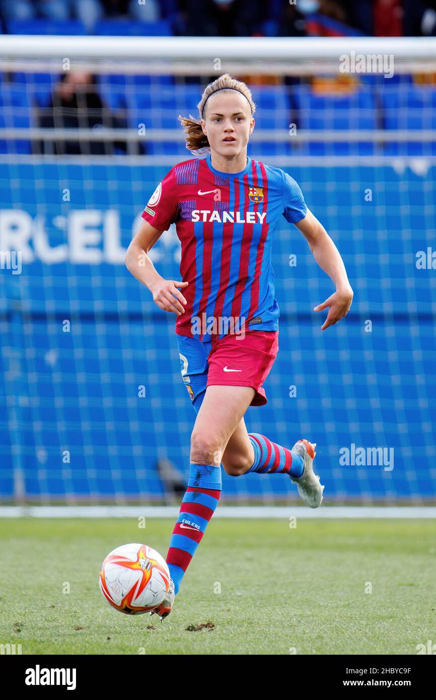 BARCELONA - DEC 4: Irene Paredes Hernandez in action during the Primera  Division Femenina match between FC Barcelona and Athletic de Bilbao at the  Joh Stock Photo - Alamy