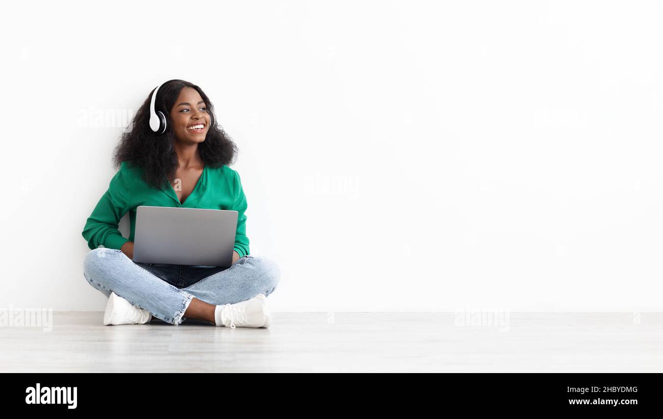 Positive young black woman hi-res stock photography and images - Alamy