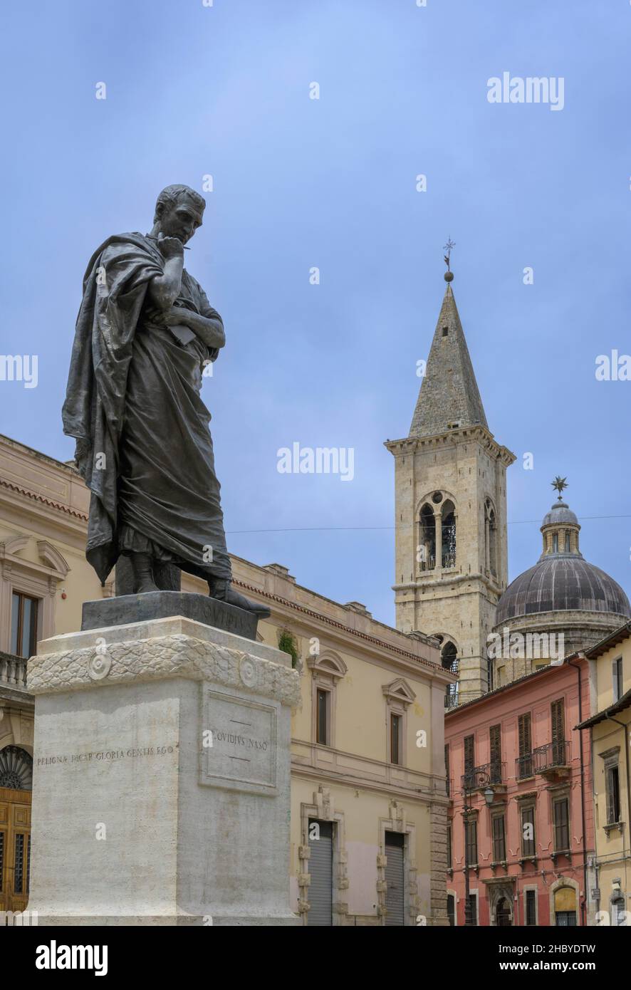 Statue of Ovid, Sulmona, Province of L'Aquila, Italy Stock Photo