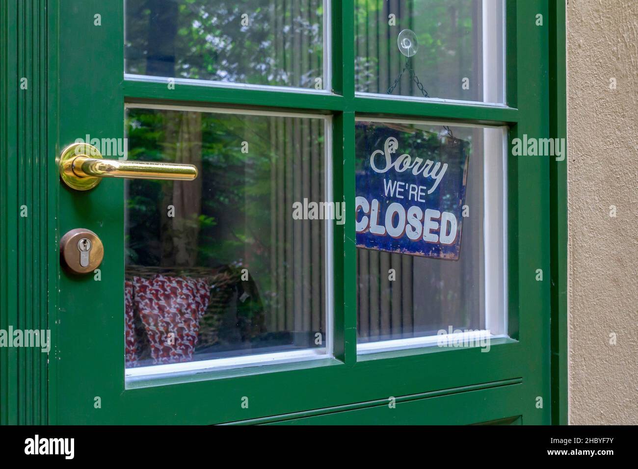 Sign, closed, closed retail shop, Berlin, Germany Stock Photo Alamy