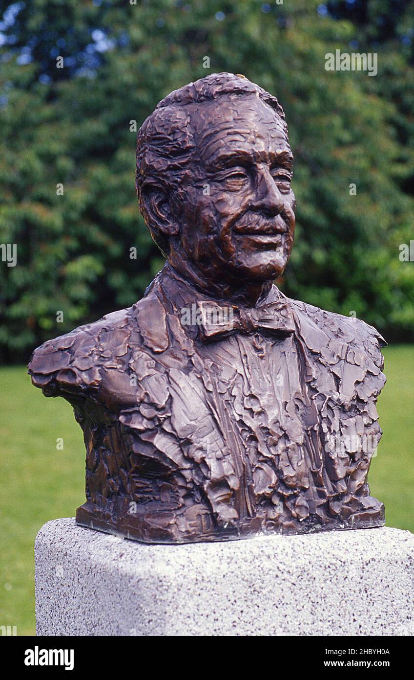Statue on the Danish-American entertainer Viktor Borge (1909) (2000) at Rebild Bakker, Jutland in Denmark, Scandinavia Stock Photo