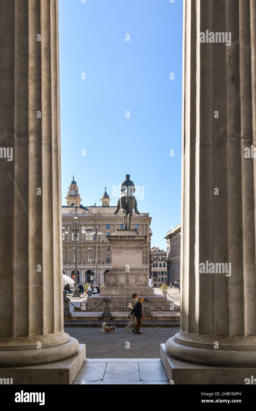 Vertical view of Piazza De Ferrari from the columns of the Carlo Felice Theatre, with the statue of Giuseppe Garibaldi in the centre of Genoa, Liguria Stock Photo