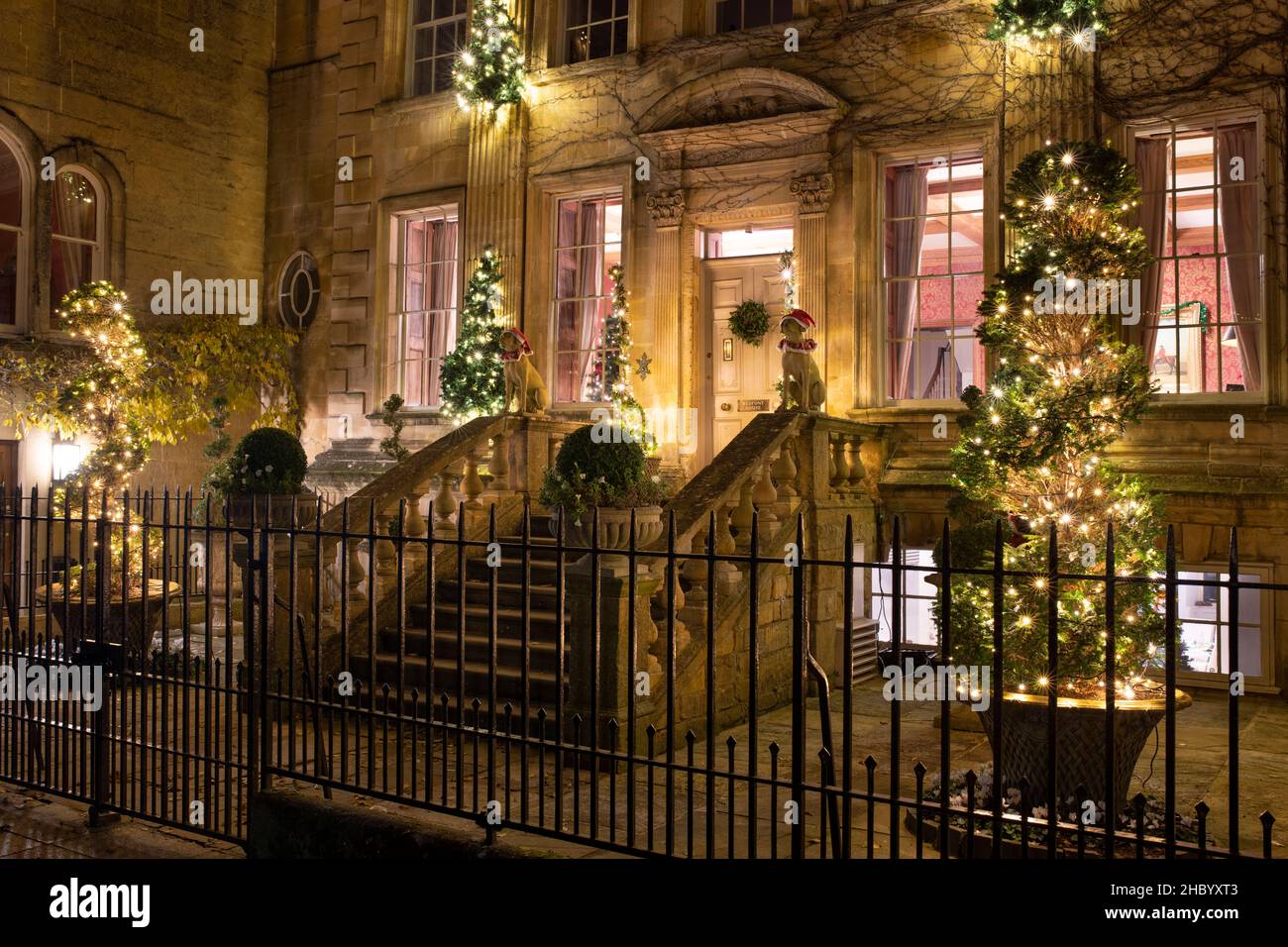 cotswold-town-house-at-christmas-chipping-campden-cotswolds