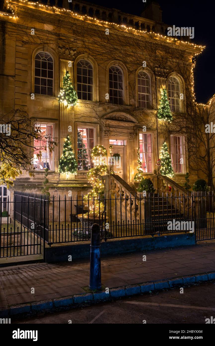 cotswold-town-house-at-christmas-chipping-campden-cotswolds
