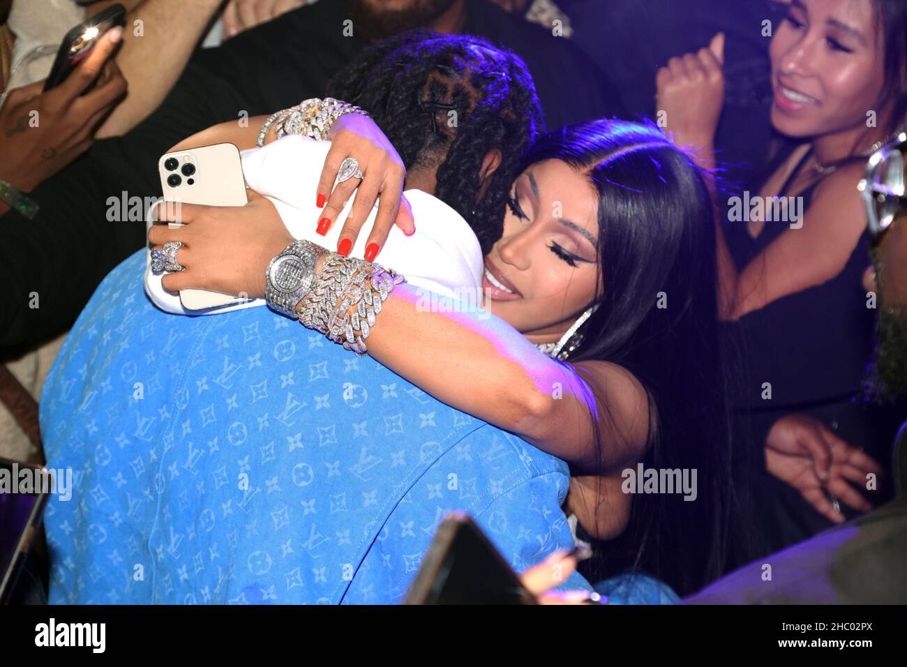Los Angeles, Ca. 21st Dec, 2021. Cardi B and Offset at Offset's 30th Birthday Party hosted by Cardi B at Sneakertopia LA in Los Angeles, California on December 21, 2021. Credit: Walik Goshorn/Media Punch/Alamy Live News Stock Photo