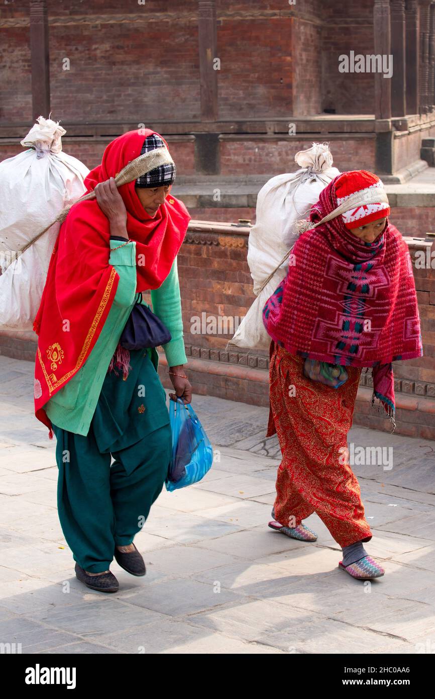Heavy loads to carry hires stock photography and images Alamy