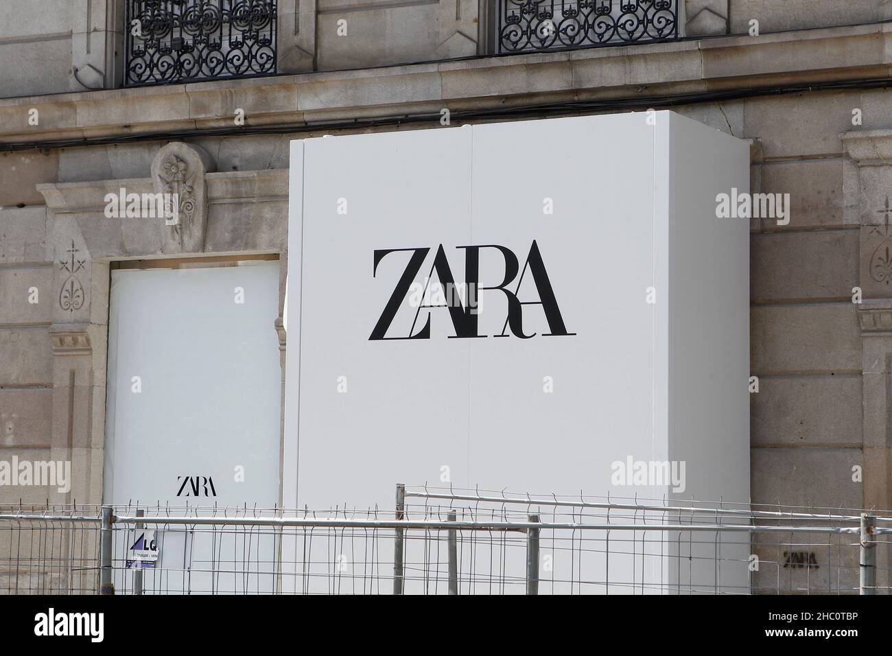 Coruna-Spain. Zara store undergoing remodeling works in the center of A Coruña on May 1, 2021 Stock Photo