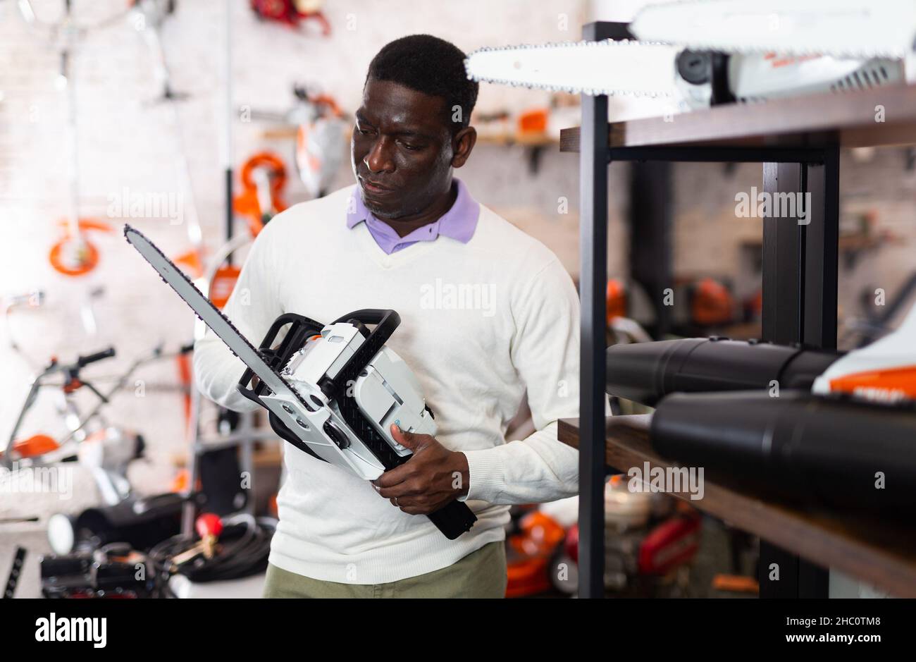Choosing tools garden centre hi-res stock photography and images - Alamy
