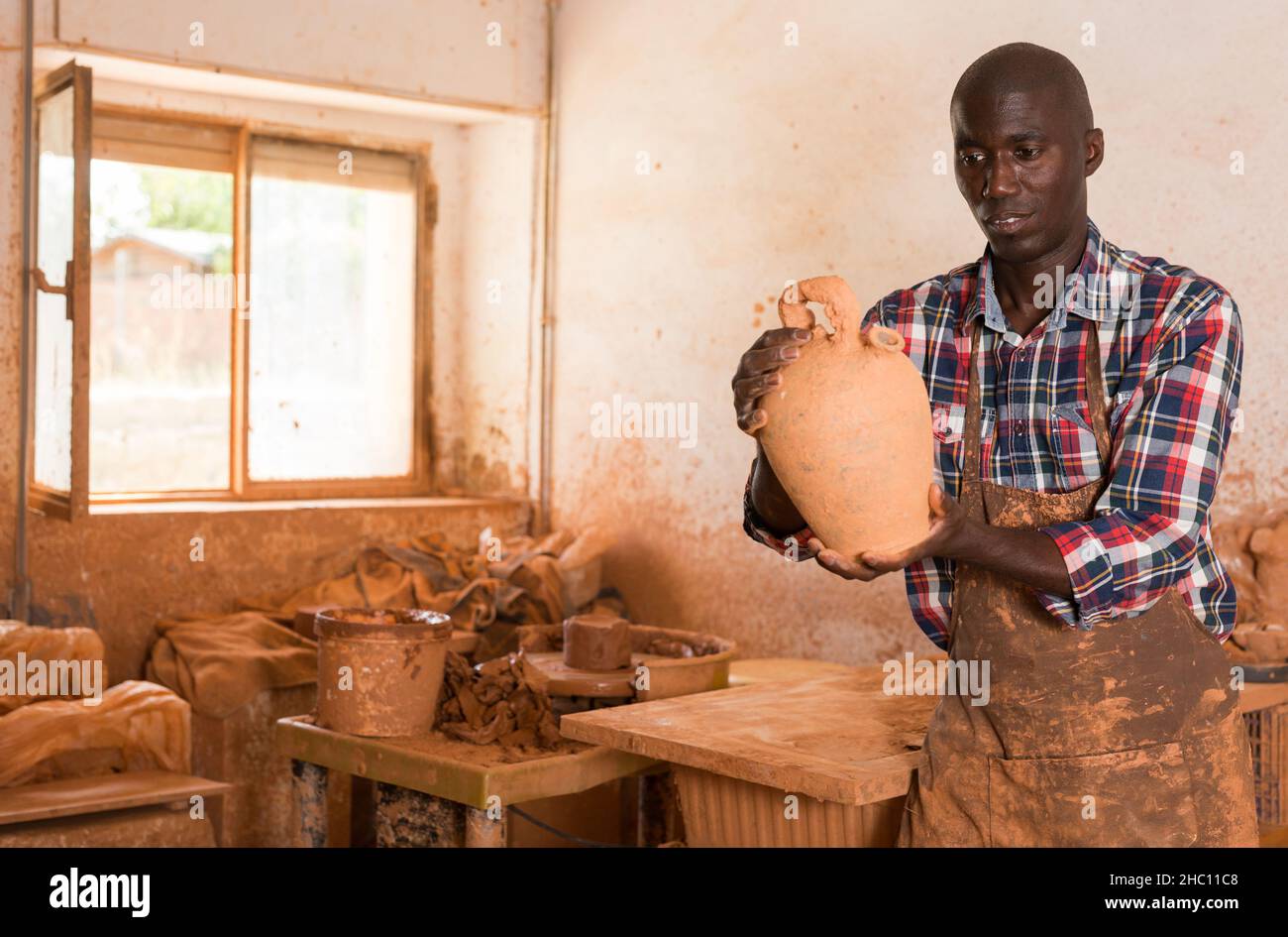 Checking objects hi-res stock photography and images - Alamy