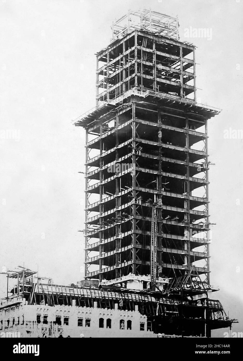 Construction of the Woolworth Building, New York, early 1900s Stock Photo