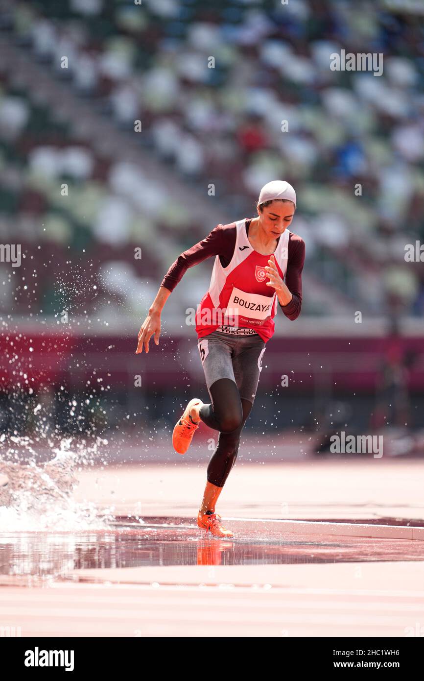 Marwa Bouzayani participating in the 3000 meters steeplechase at the