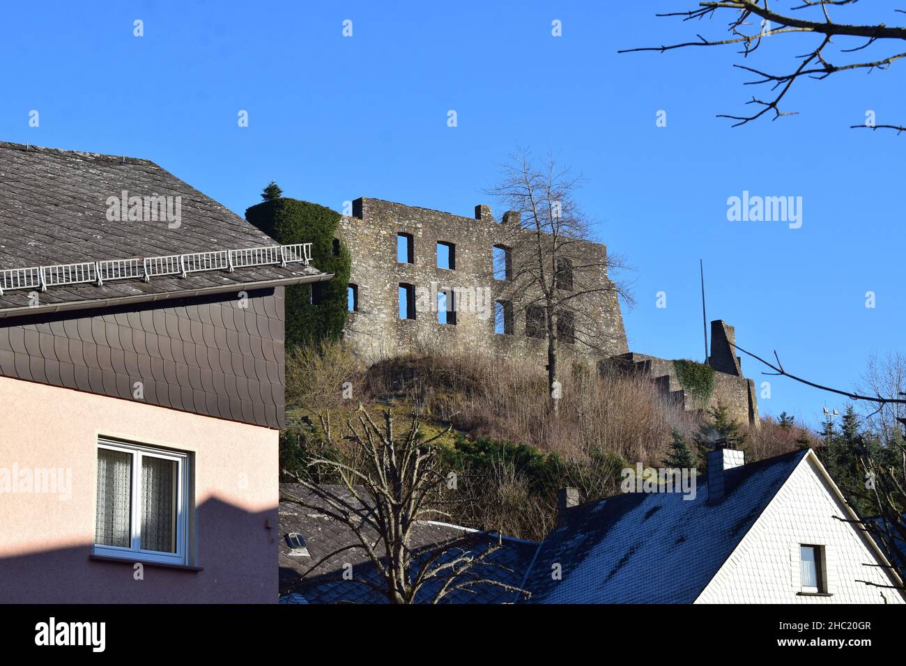 old town Ulmen with the castle ruin above Stock Photo - Alamy
