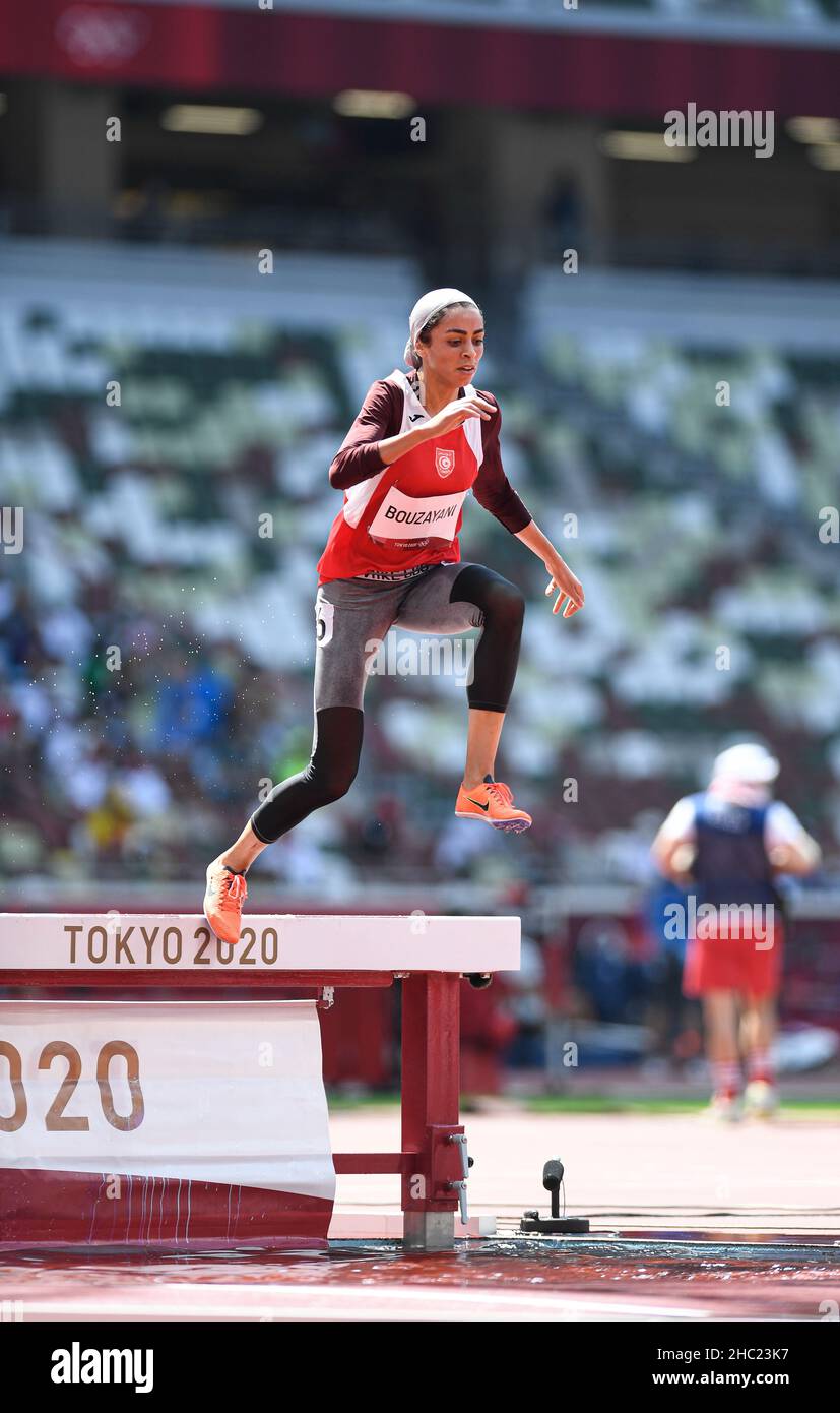 Marwa Bouzayani participating in the 3000 meters steeplechase at the