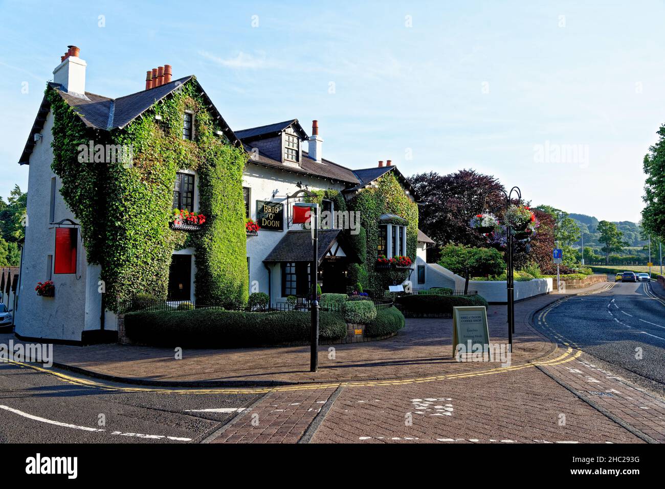 The Brig O Doon Pub near the Robert Burns memorial gardens - birth place of Scottish poet Robert Burns 1759 - 1796, Alloway, South Ayrshire, Scotland. Stock Photo