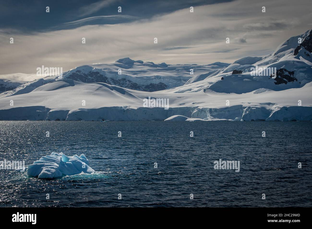 Bergy bit hi-res stock photography and images - Alamy