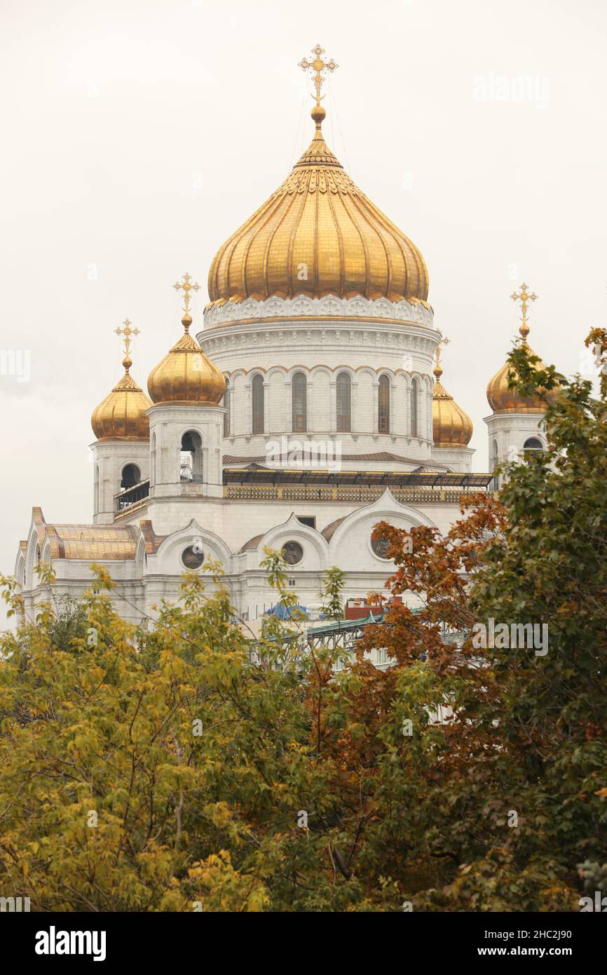 Cathedral of Christ the Savior Khram Khrista Spasitelya in spring, Moscow, Russia Stock Photo