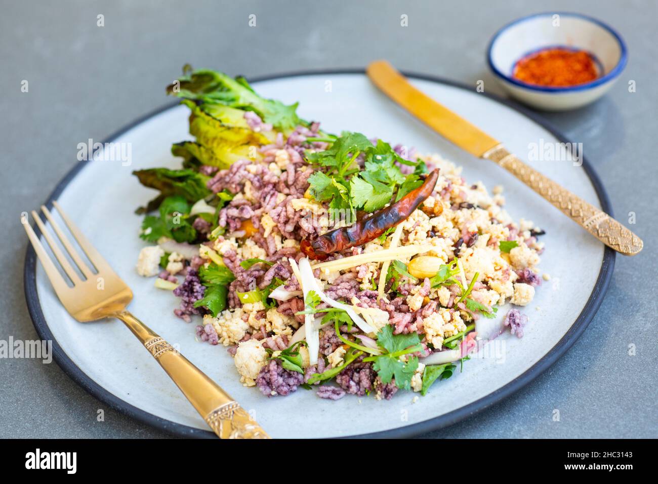 crispy rice salad, Khao Kaeng Thai Restaurant, Montecito, California Stock Photo