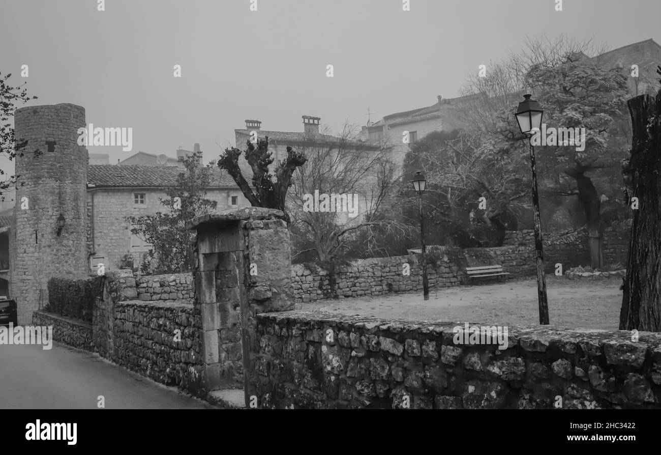 Medieval architectural detail Black and White Stock Photos & Images - Alamy