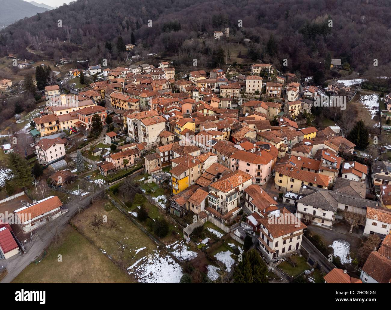 View of an italian village hi-res stock photography and images - Alamy