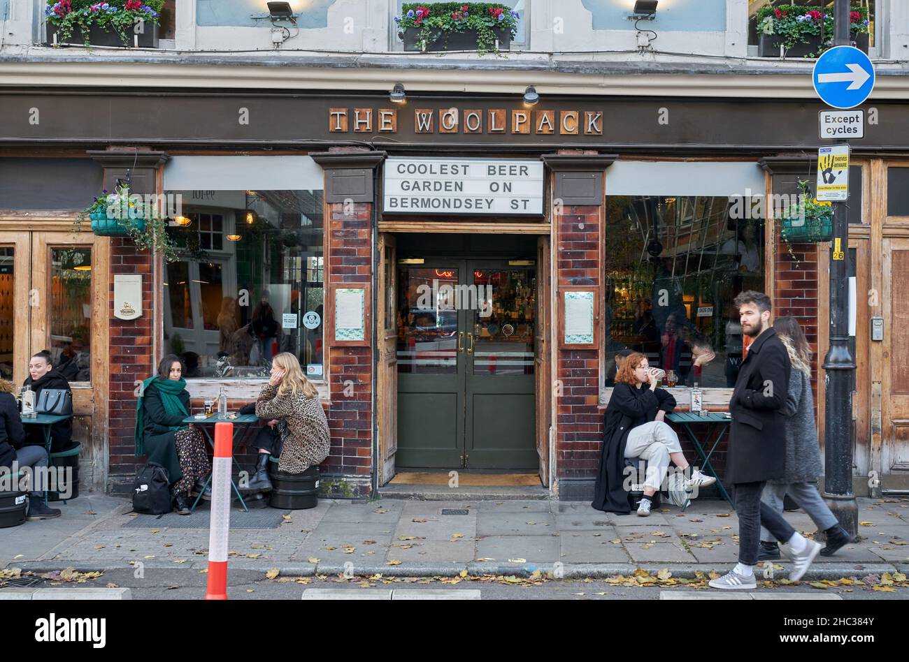 Bermondsey Pub Woolpack Stock Photo Alamy bermondsey-pub-woolpack-stock-photo-alamy