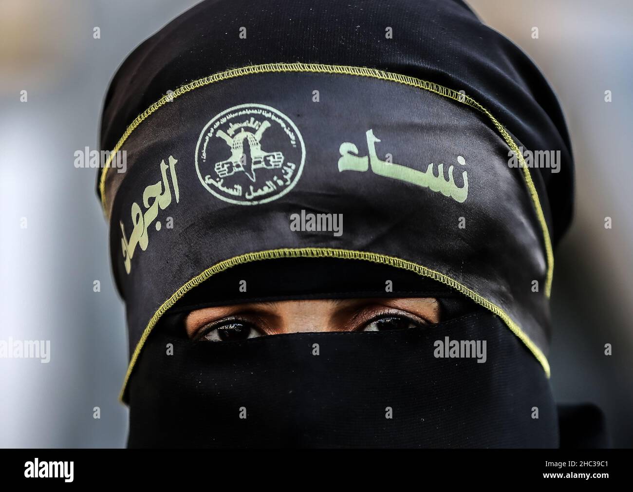 Palestinian women wearing a cross hi-res stock photography and images ...