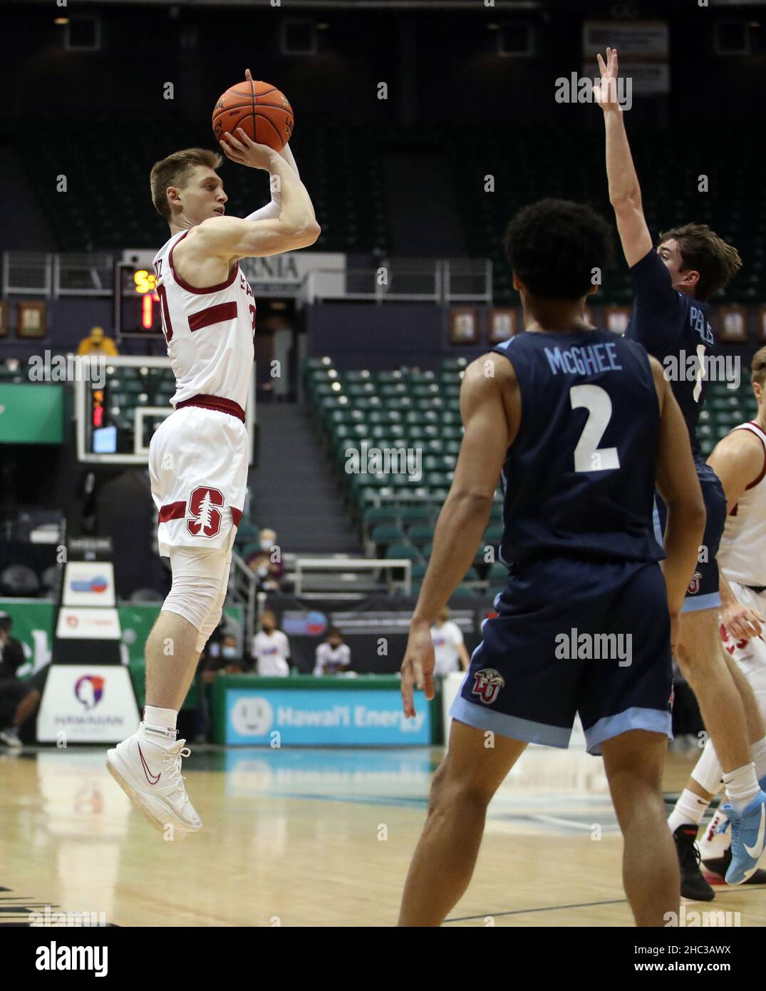 December 23, 2021 - Stanford Cardinal guard Noah Taitz #20 shoots a jump shot during a game between the Stanford Cardinal and the Liberty Flames during the Diamond Head Classic at the SimpliFi Arena at the Stan Sheriff Center in Honolulu, HI - Michael Sullivan/CSM Credit: Cal Sport Media/Alamy Live News Stock Photo