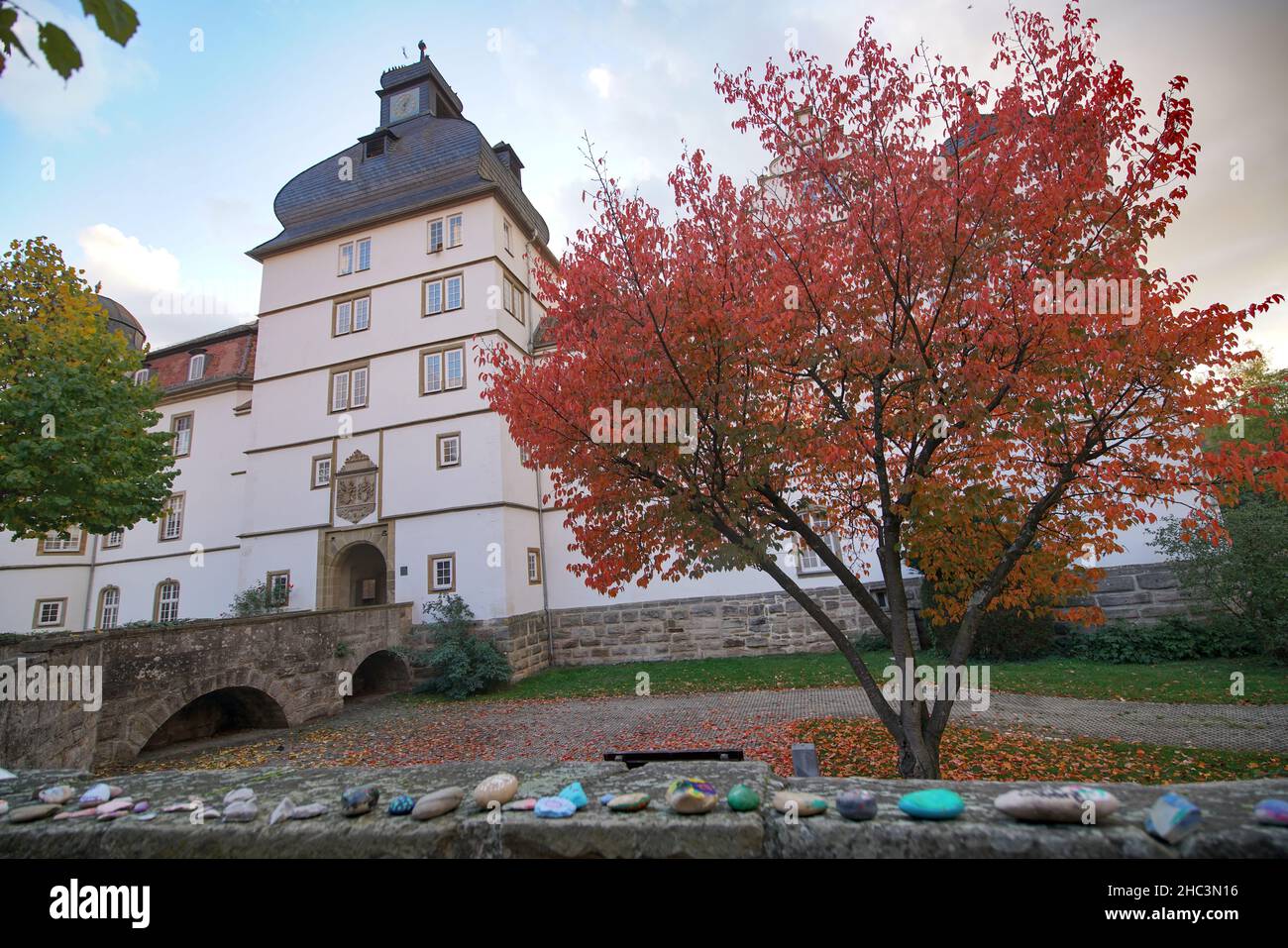 Coronasteine am Schloss Pfedelsbach in der ehemaligen Grafschaft Hohenlohe Stock Photo