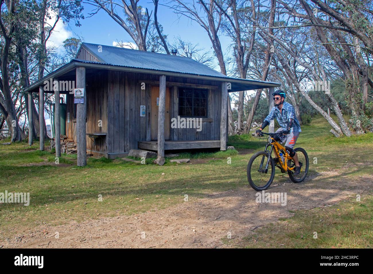 King Spur Hut on the slopes of Mt Stirling Stock Photo Alamy