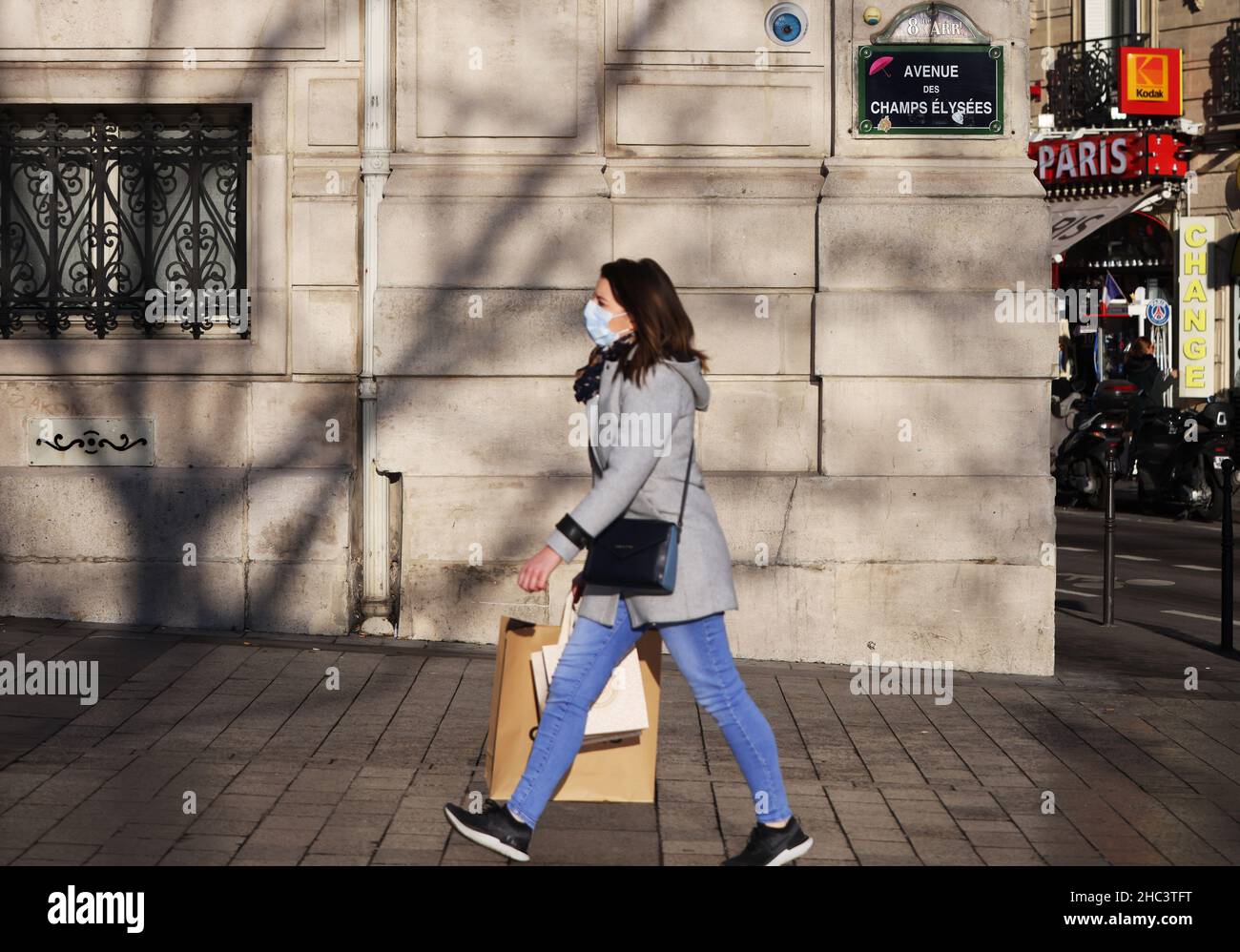 🇫🇷 “PARIS SHOPPING STREET CHAMPS ÉLYSÉE” LIVE STREAMING IN PARIS