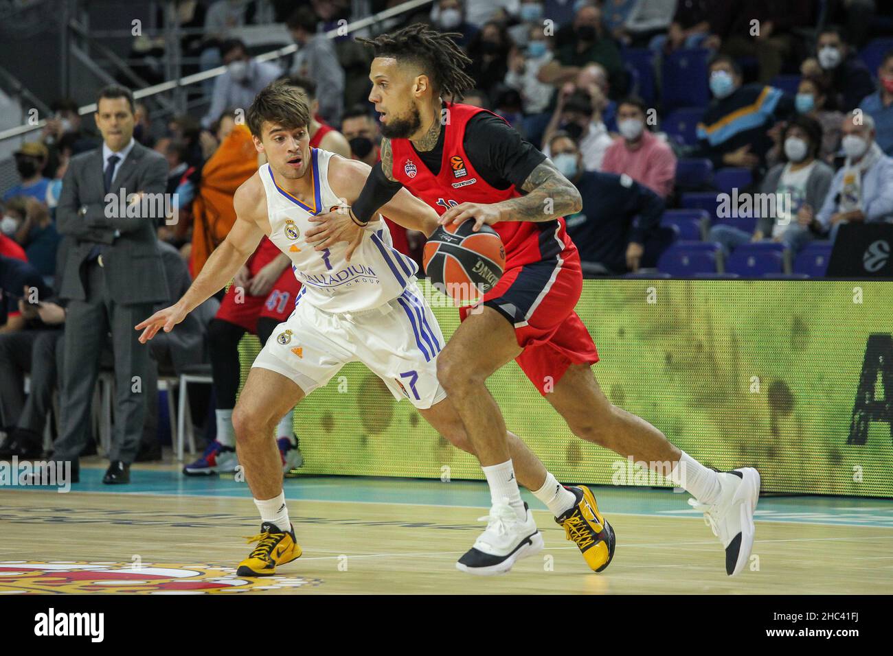 Urban Klavzar of Real Madrid and Daniel Hackett of CSKA Moscow during the Turkish Airlines Euroleague basketball match between Real Madrid and CSKA Moscow on December 23, 2021 at Wizink Center in Madrid, Spain - Photo:  Irh/DPPI/LiveMedia Stock Photo