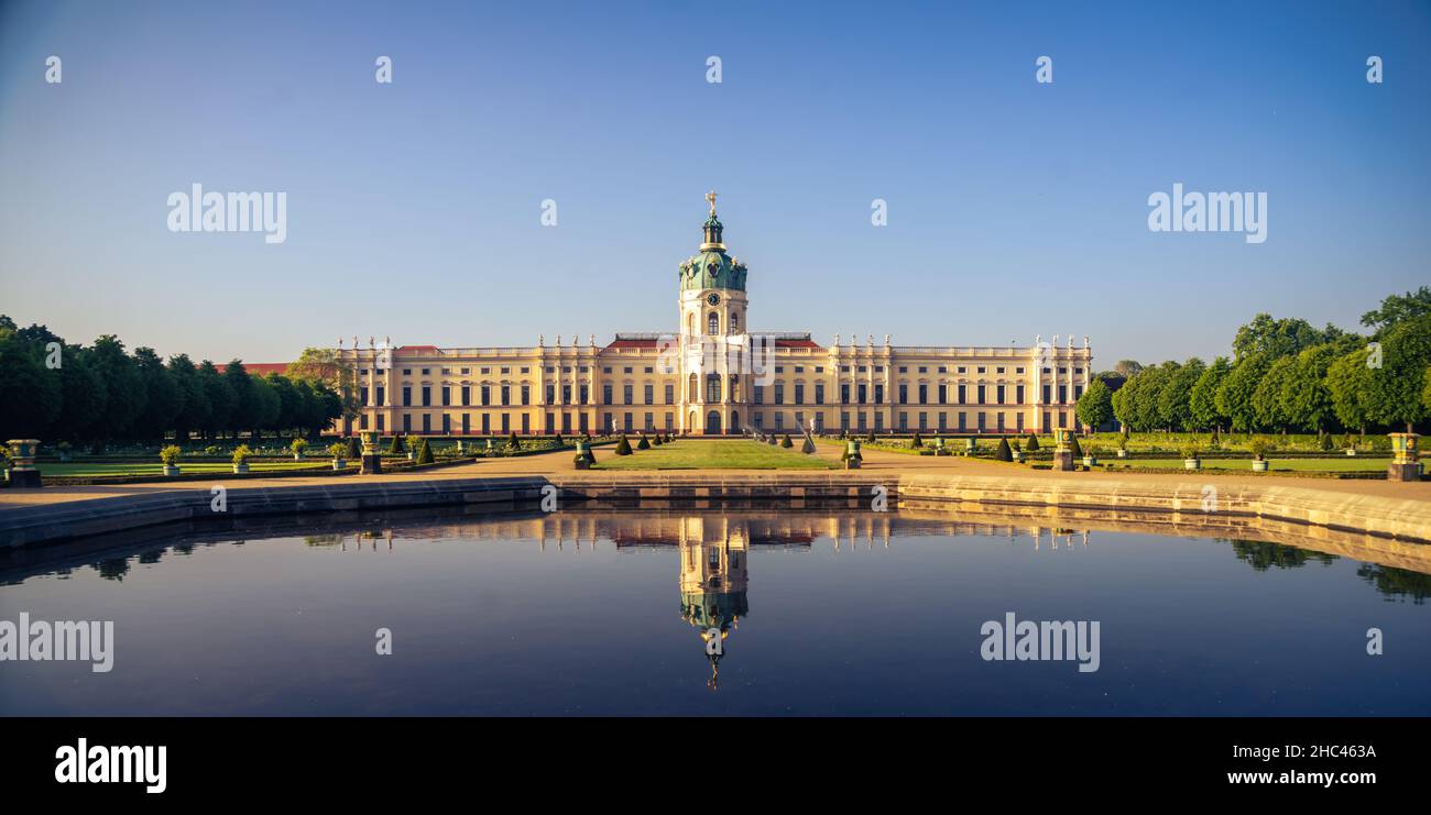 Teich garten hires stock photography and images Alamy