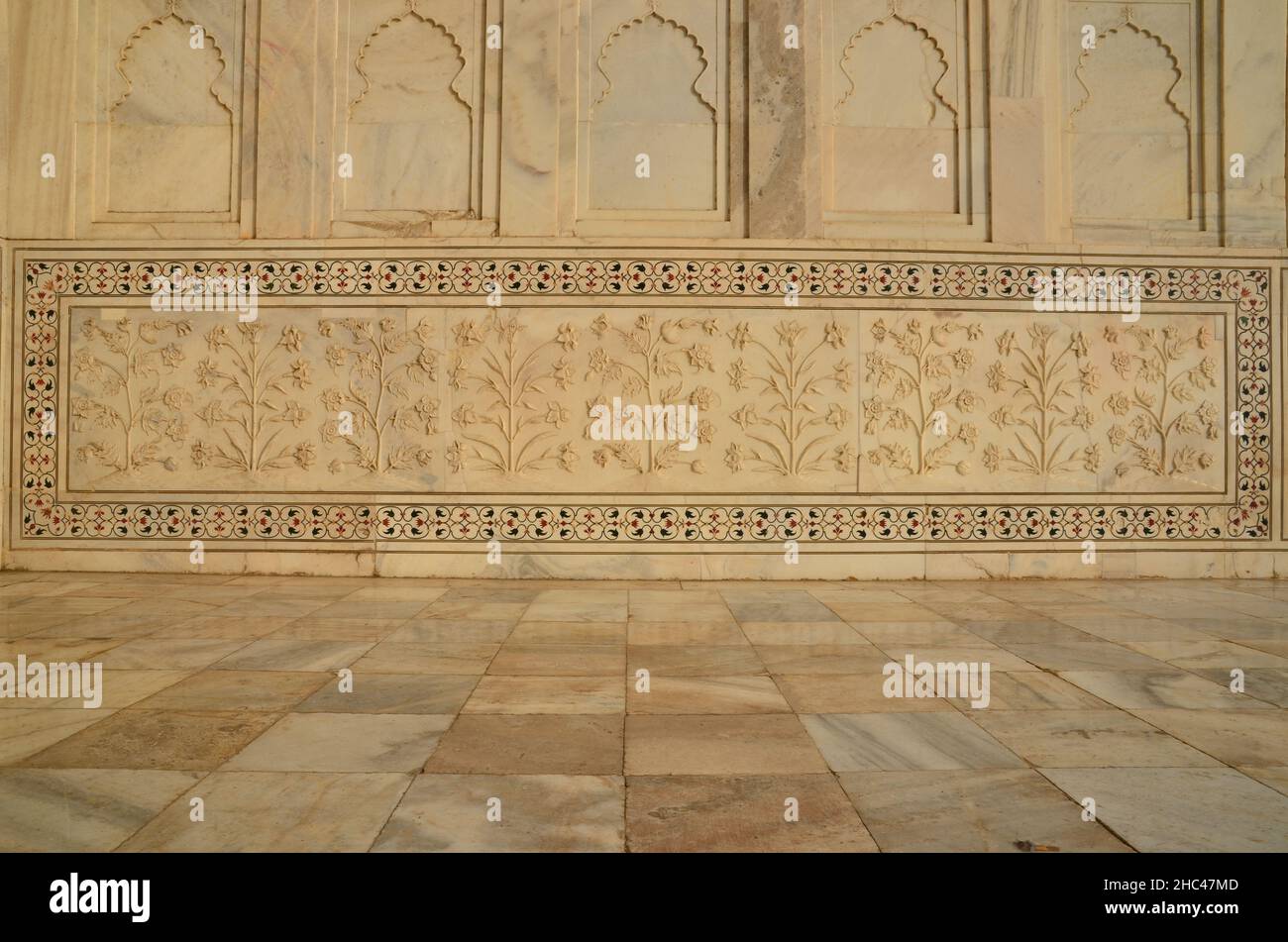 Detail of the decorated walls of Taj Mahal Stock Photo